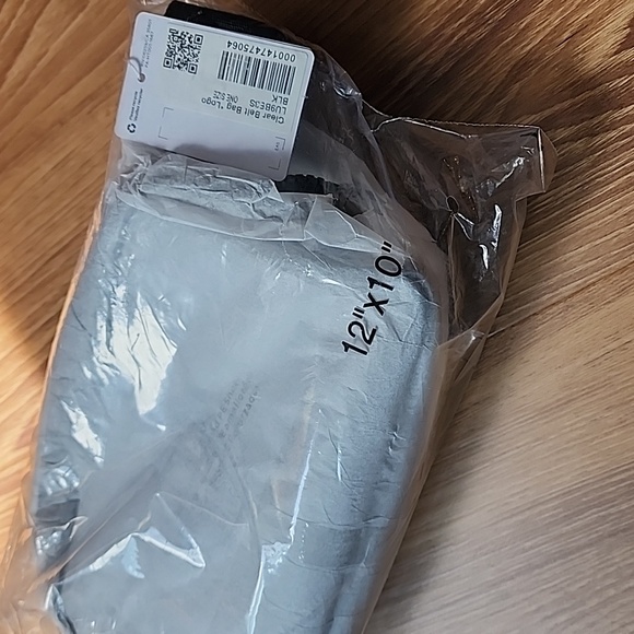 Lululemon NWT! "The Everwhere Clear Belt Bag" - Picture 12 of 16